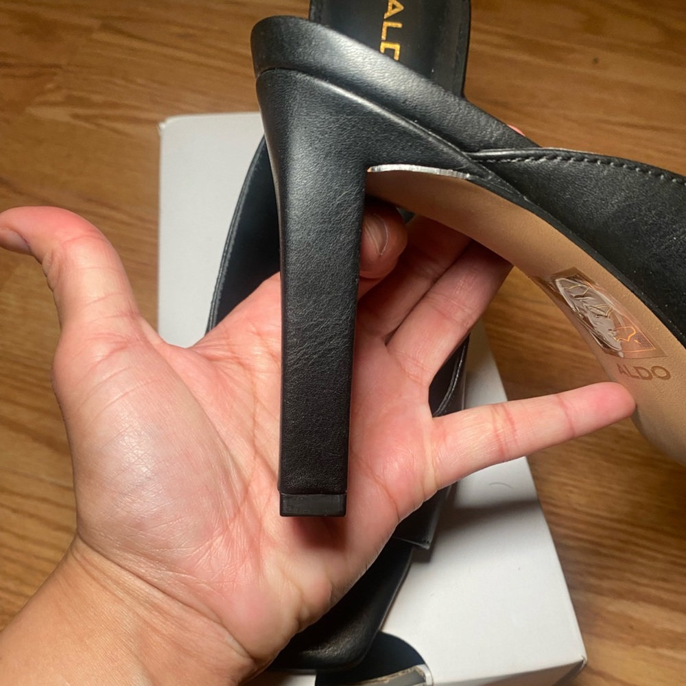 Square Toe Open Toe Heel. Size 9 Mule Style - image 4